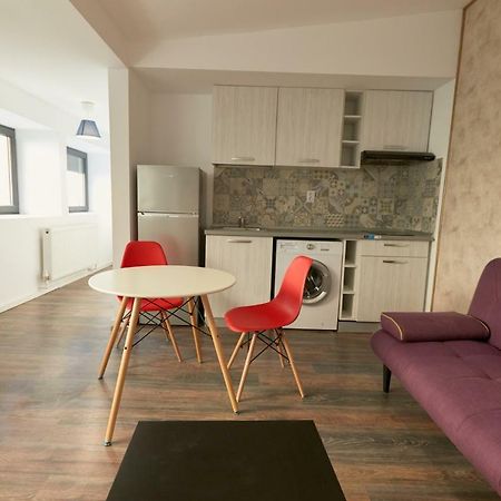 Stanford Apartments Bucarest Esterno foto