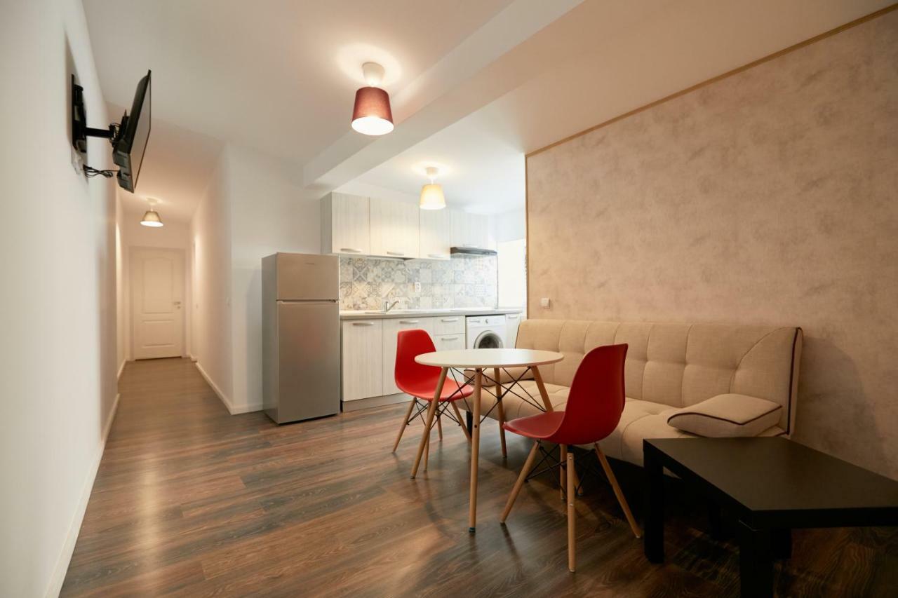 Stanford Apartments Bucarest Esterno foto
