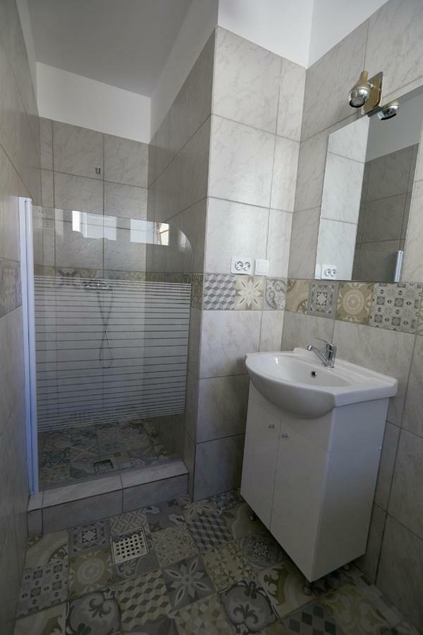 Stanford Apartments Bucarest Esterno foto