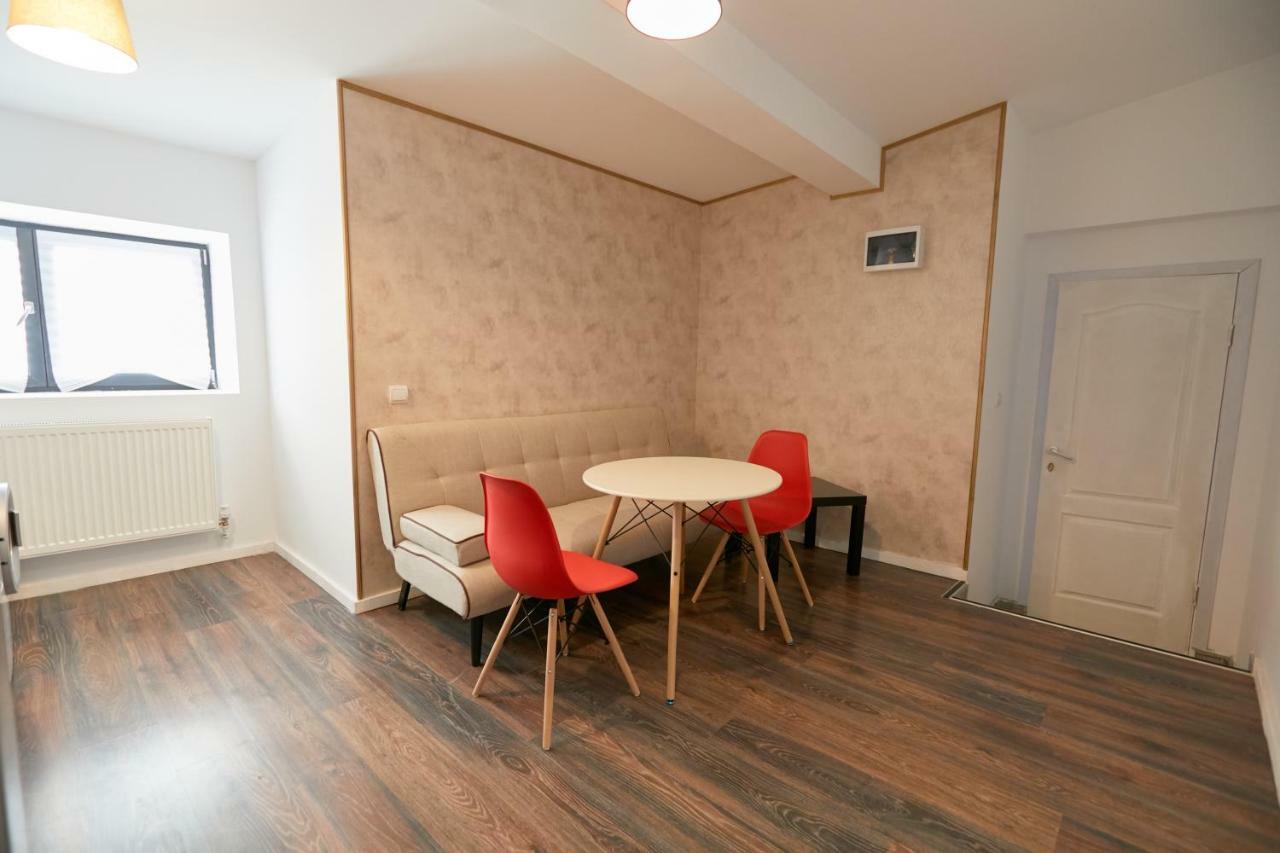 Stanford Apartments Bucarest Esterno foto